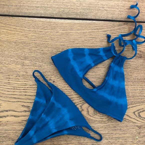 Clothes and bathing suits - Picture 5 of 8